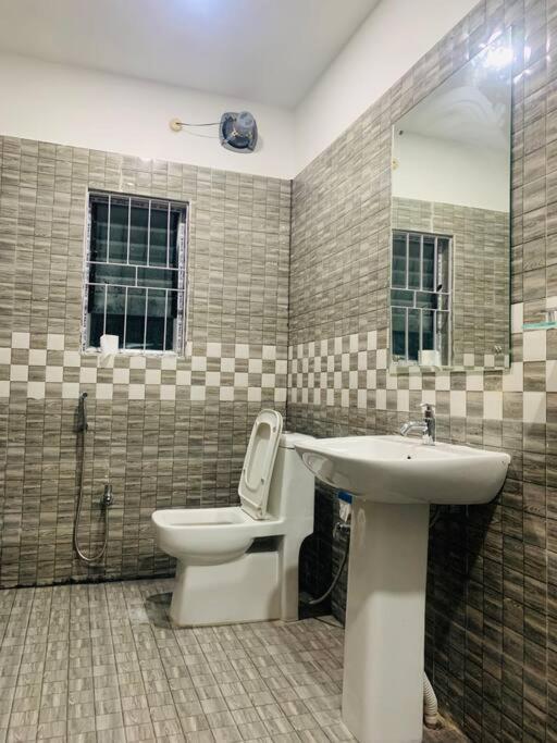 Appartamento White Orchid, Unique & Stylish, Executive 2Bhk. Guwahati Esterno foto