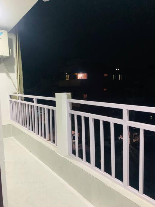 Appartamento White Orchid, Unique & Stylish, Executive 2Bhk. Guwahati Esterno foto